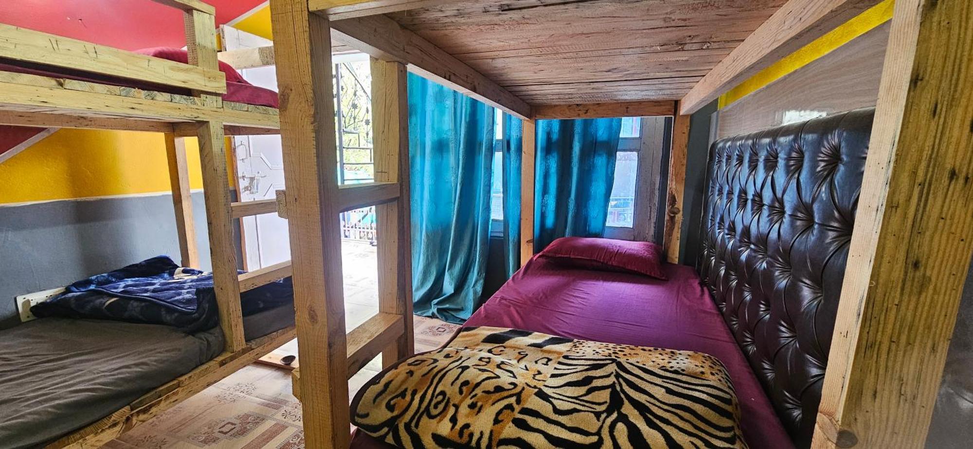Shanti Cafe & Hostels Касоль Екстер'єр фото