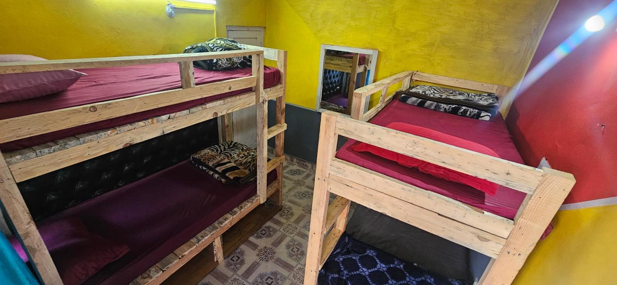 Shanti Cafe & Hostels Касоль Екстер'єр фото