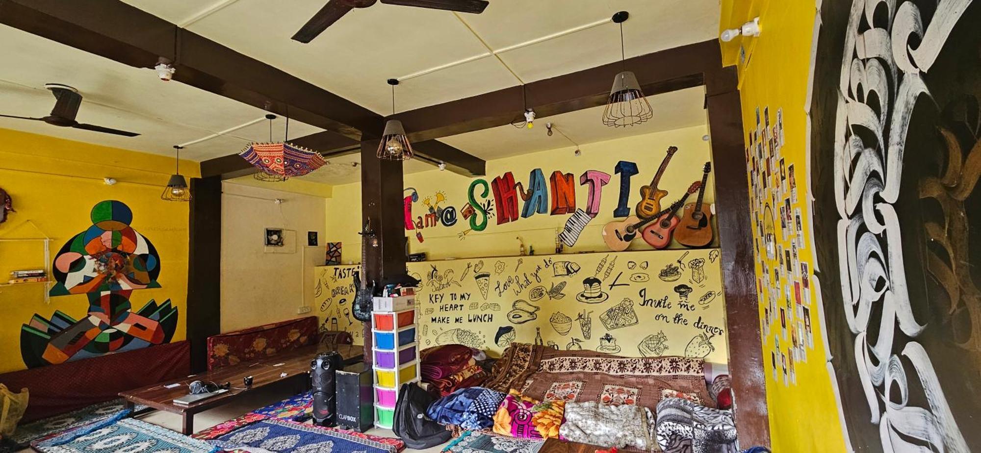 Shanti Cafe & Hostels Касоль Екстер'єр фото